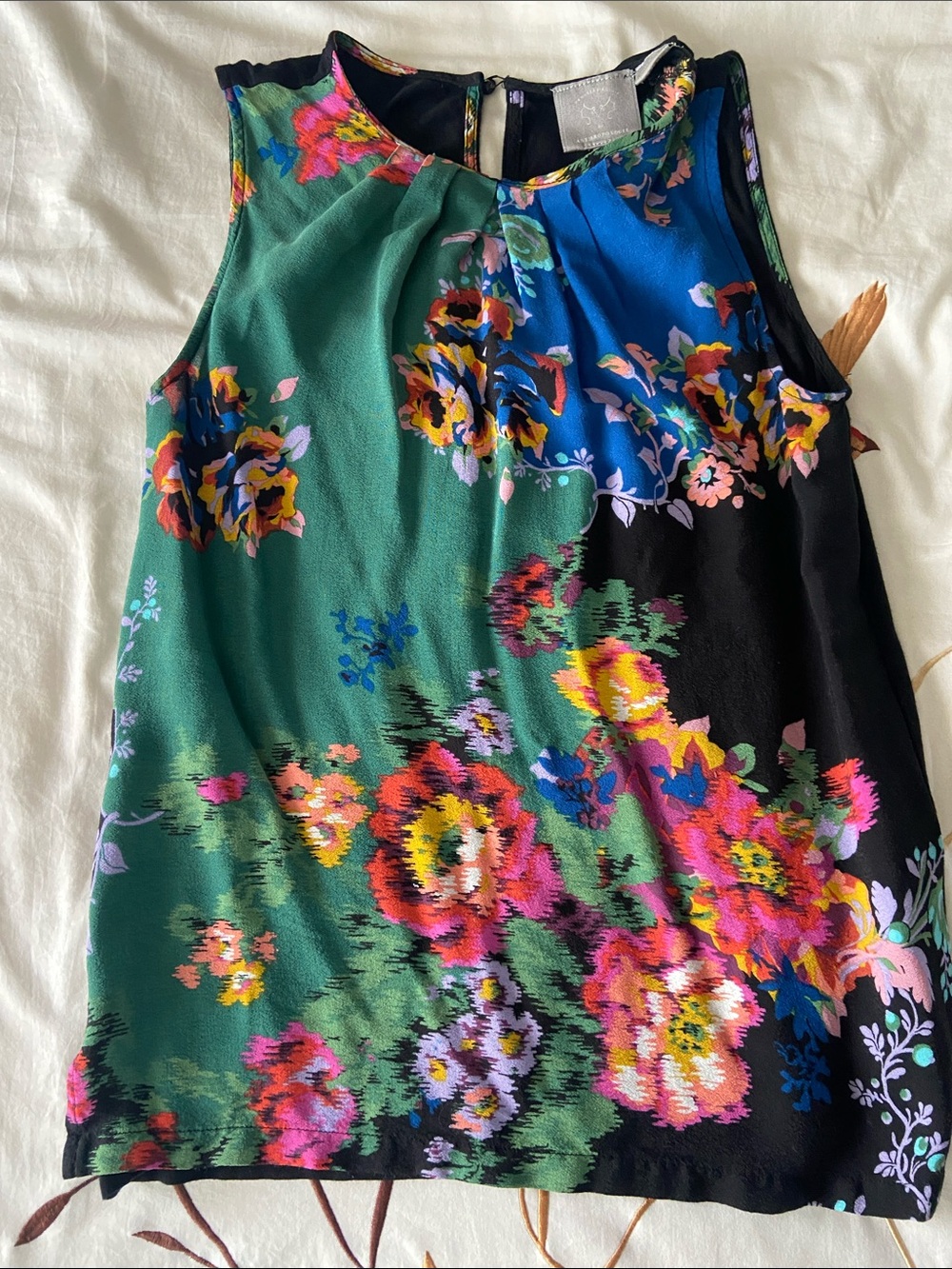 Vanessa Virginia Anthropologie Sleeveless Floral Blouse in Green, Blue & Black M